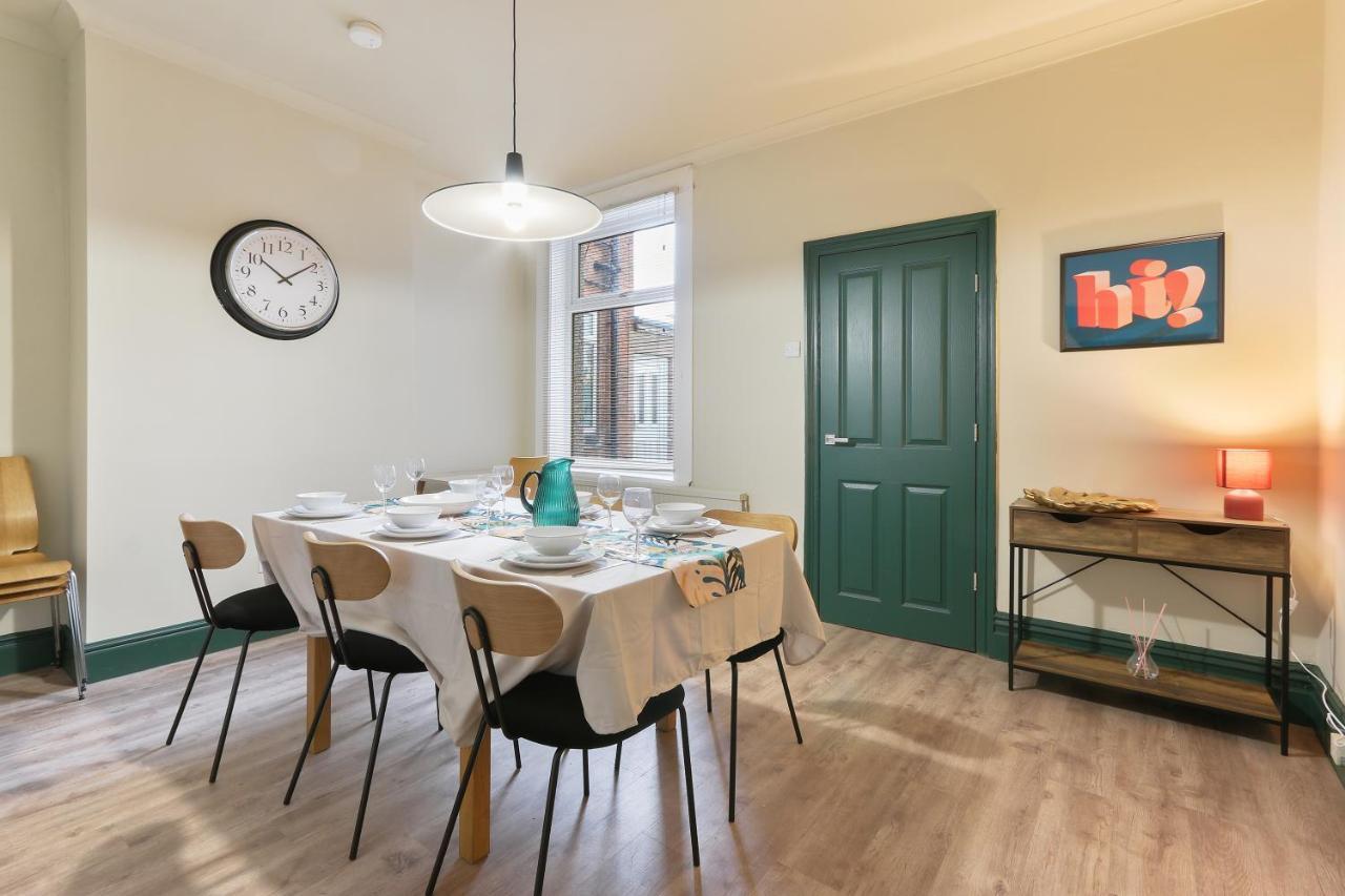 רוטרהאם Home From Home 4 Bed - Ideal For Workers & Great For Groups, Free Parking, Spacious, Pet Friendly Netflix מראה חיצוני תמונה