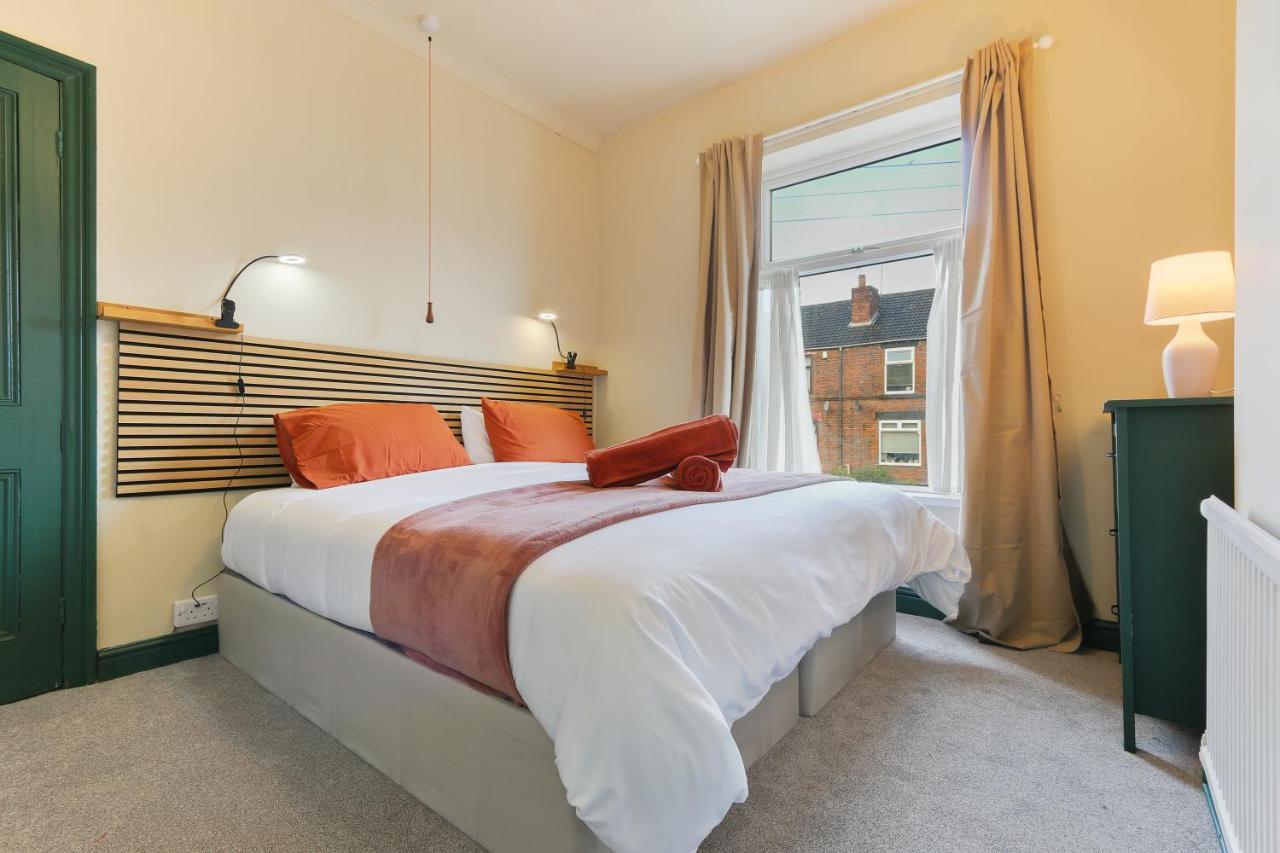 רוטרהאם Home From Home 4 Bed - Ideal For Workers & Great For Groups, Free Parking, Spacious, Pet Friendly Netflix מראה חיצוני תמונה